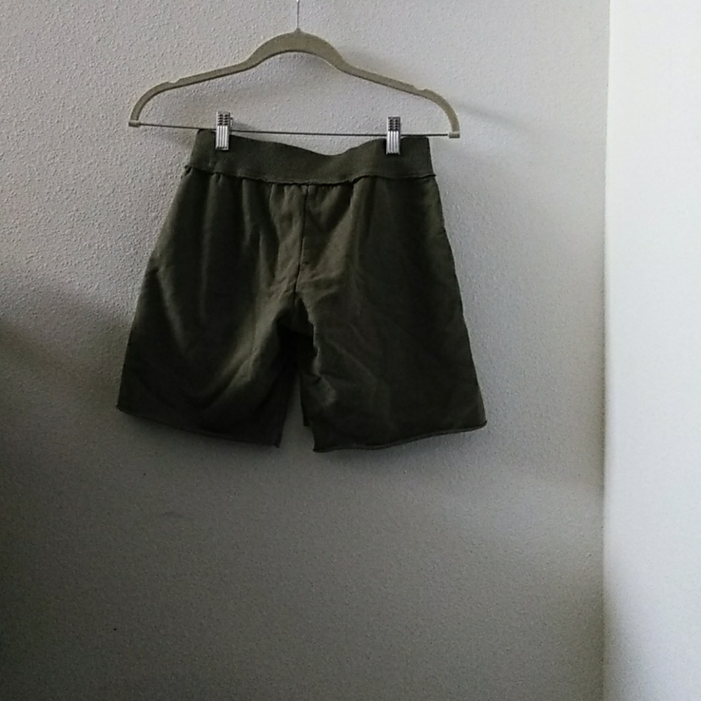 Shorts - Picture 3 of 3